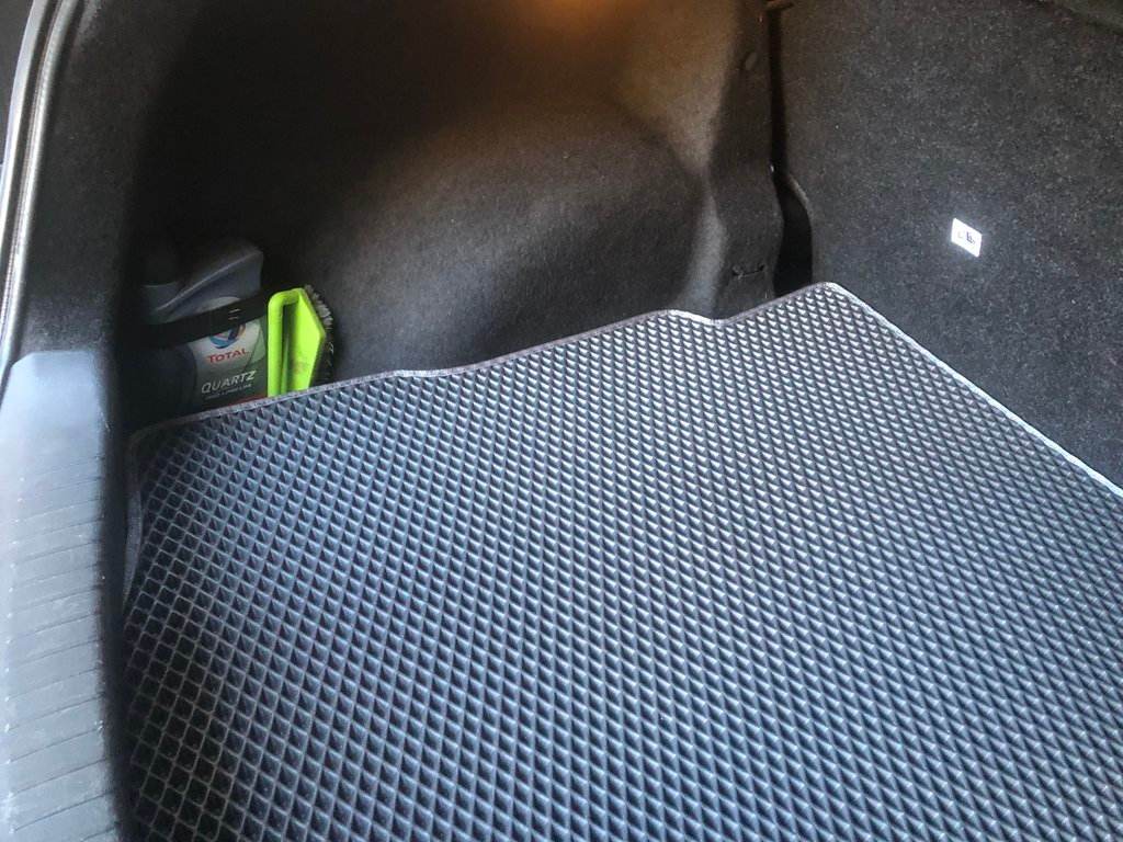 Trunk mat (EVA, black) for Nissan Qashqai 2010-2014 - Reelken Auto