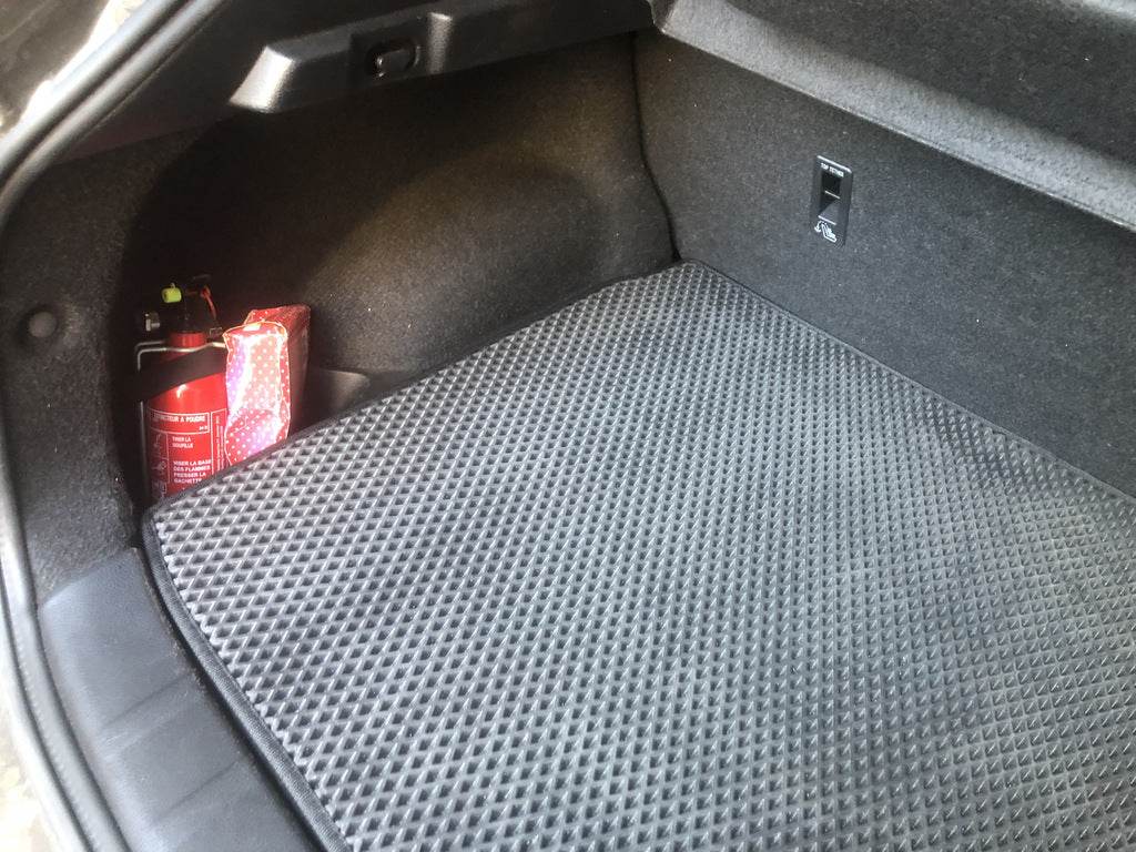 Trunk mat (EVA, black) for Nissan Qashqai 2014-2021 - Reelken Auto