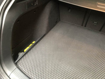 Trunk mat (SW, EVA, black) for Volkswagen Golf 7/E-Golf - Reelken Auto