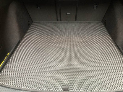Trunk mat (SW, EVA, black) for Volkswagen Golf 7/E-Golf - Reelken Auto