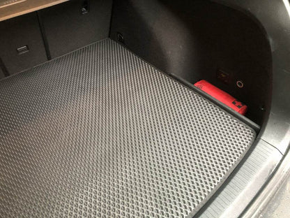 Trunk mat (SW, EVA, black) for Volkswagen Golf 7/E-Golf - Reelken Auto
