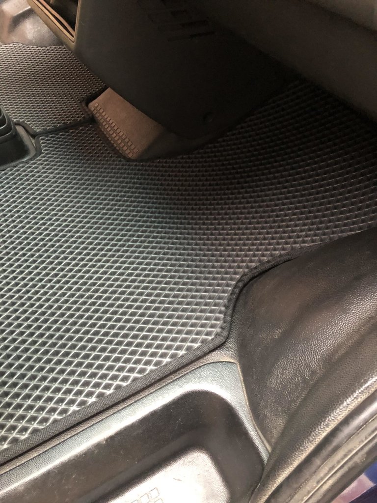 EVA Floor Mats (black) for Volkswagen T4 Caravelle/Multivan 1990-2003 - image 4