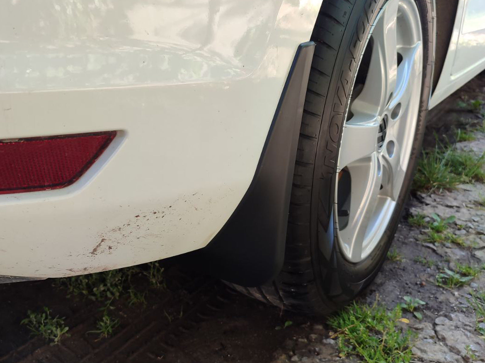 Premium Mud Flaps (4 pcs) for Volkswagen Touran 2015- - image 5