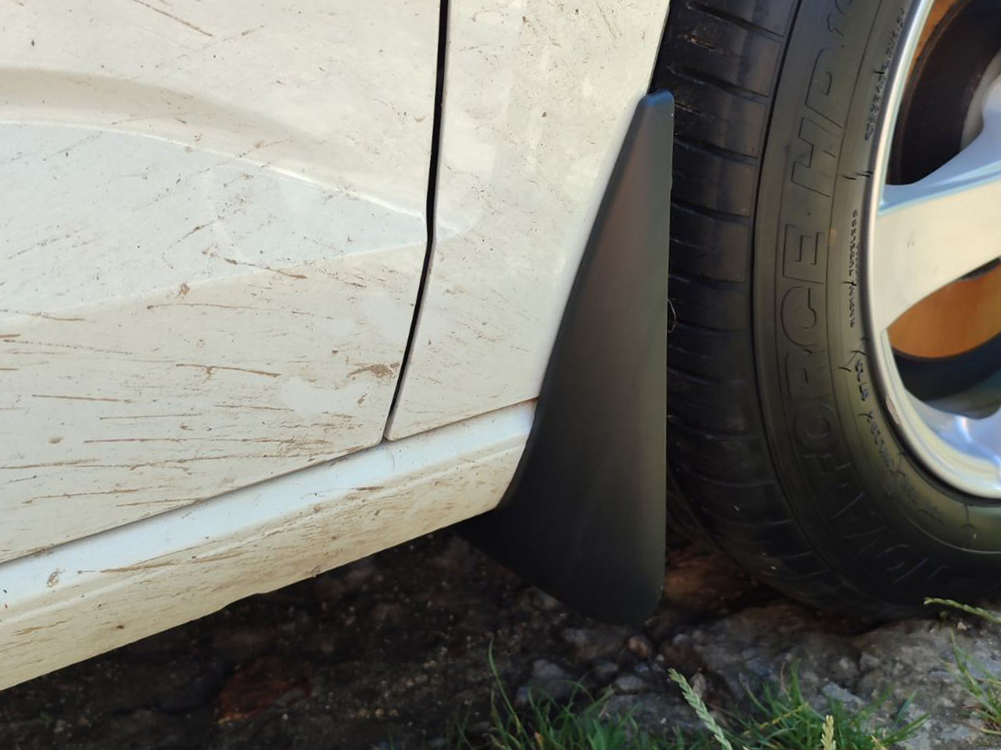 Premium Mud Flaps (4 pcs) for Volkswagen Touran 2015- - image 4