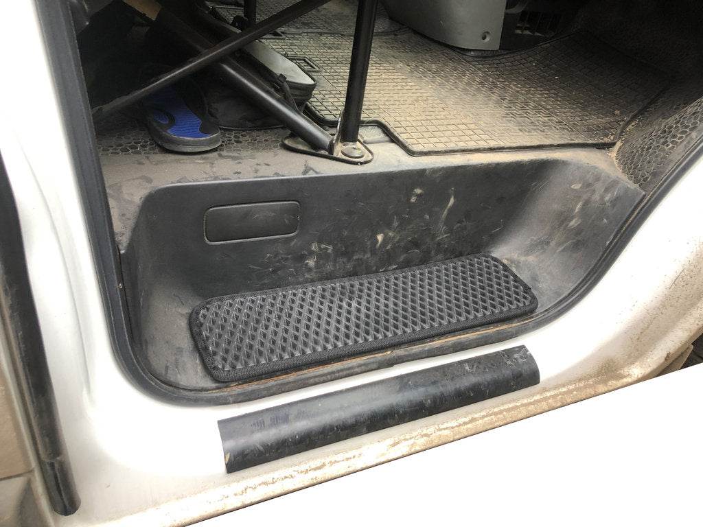 Door sills (3 pieces, EVA, black) for Opel Vivaro 2001-2015 - Reelken Auto
