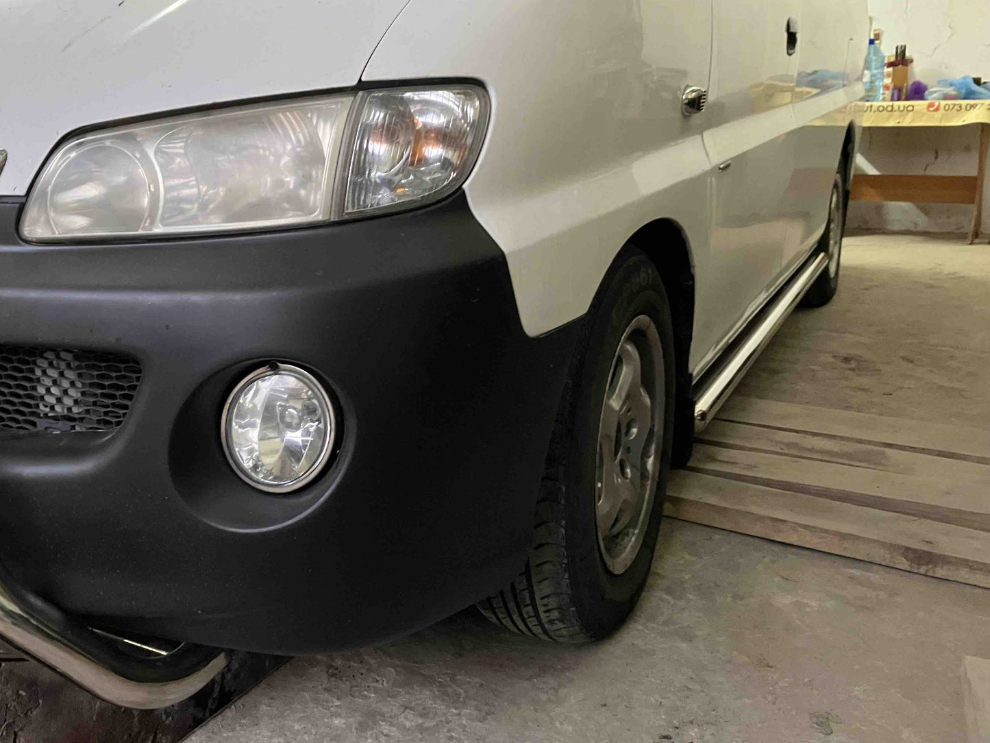 Side Bars BB002 (2 pcs, Stainless Steel) for Hyundai H200, H1, Starex 1998-2007 - image 1