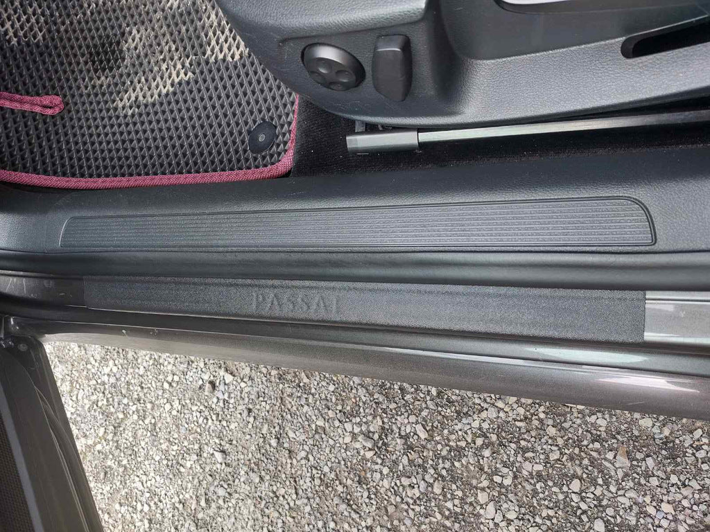 Door Sill Protectors DDU (4 pcs, plastic) for Volkswagen Passat B6 2006-2012 - image 1