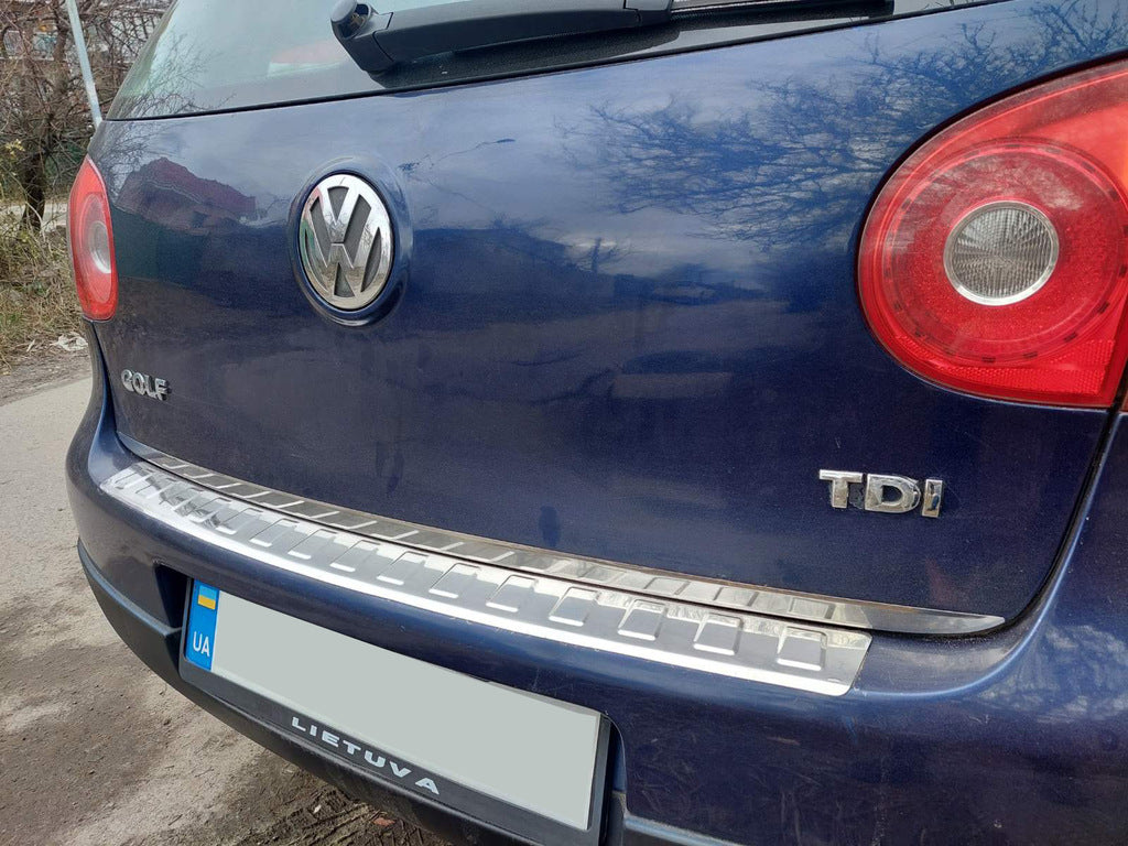 The trim on the rear bumper Carmos (stainless) for Volkswagen Golf 5 - image 5