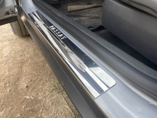 Door sills OmsaLine (4 pieces, stainless steel) for Volkswagen Passat B5 1997-2005 - Reelken Auto