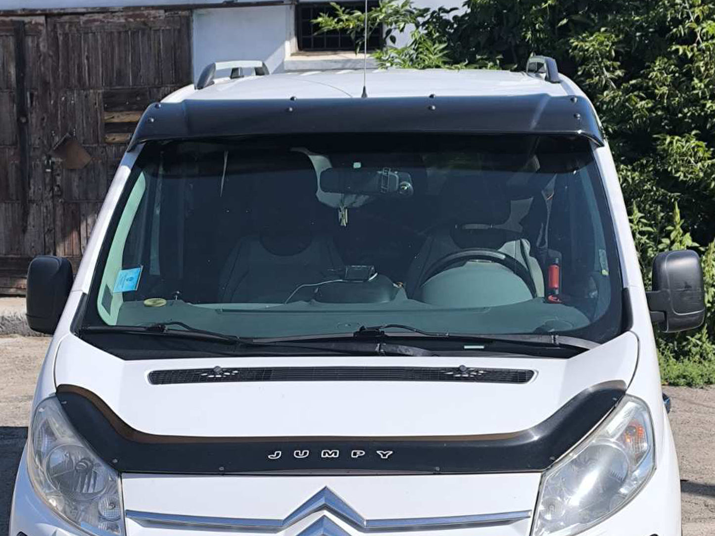 Windshield Visor (black gloss, 5mm) for Citroen Jumpy 2007-2017 - image 1