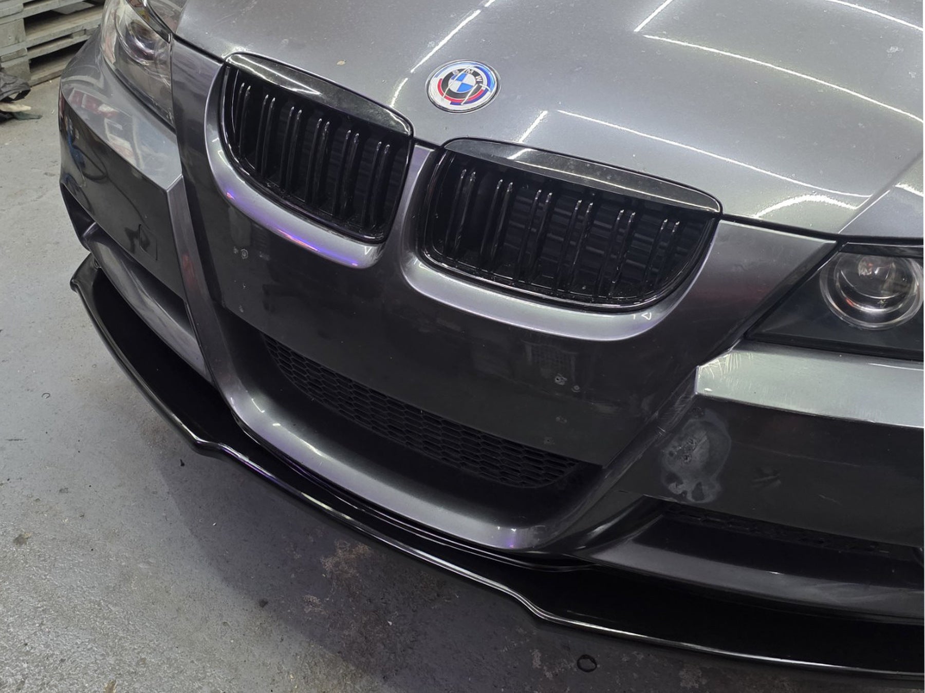 Kidney Grilles M-Look (for E-90/91, 2005-2008, Gloss Black) for BMW 3 Series E-90/91/92/93 2005-2011 - image 1