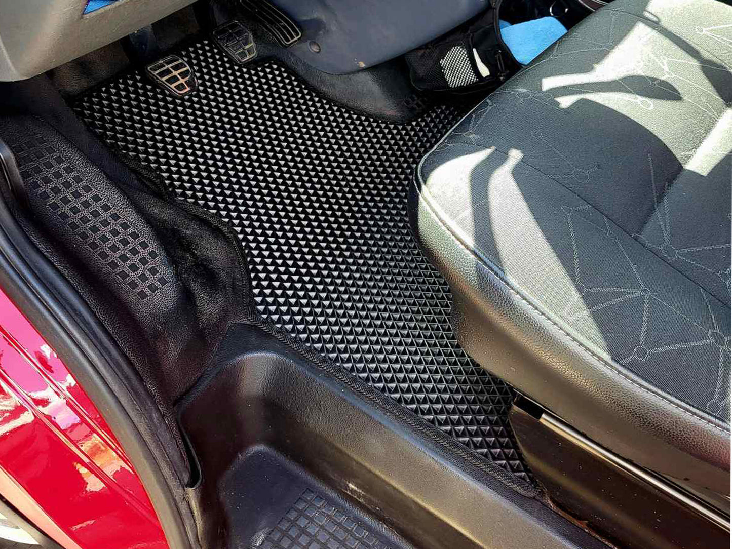 EVA Floor Mats (black) for Volkswagen T4 Caravelle/Multivan 1990-2003 - image 9
