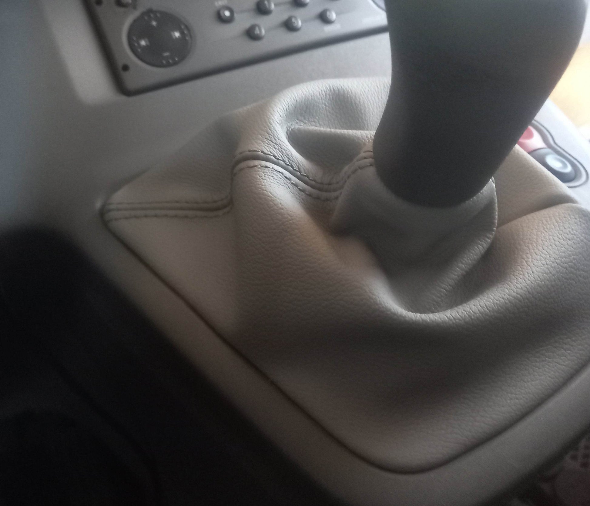 Gearbox cover (leather) (gray) for Renault Kangoo 2008-2020 - Reelken Auto