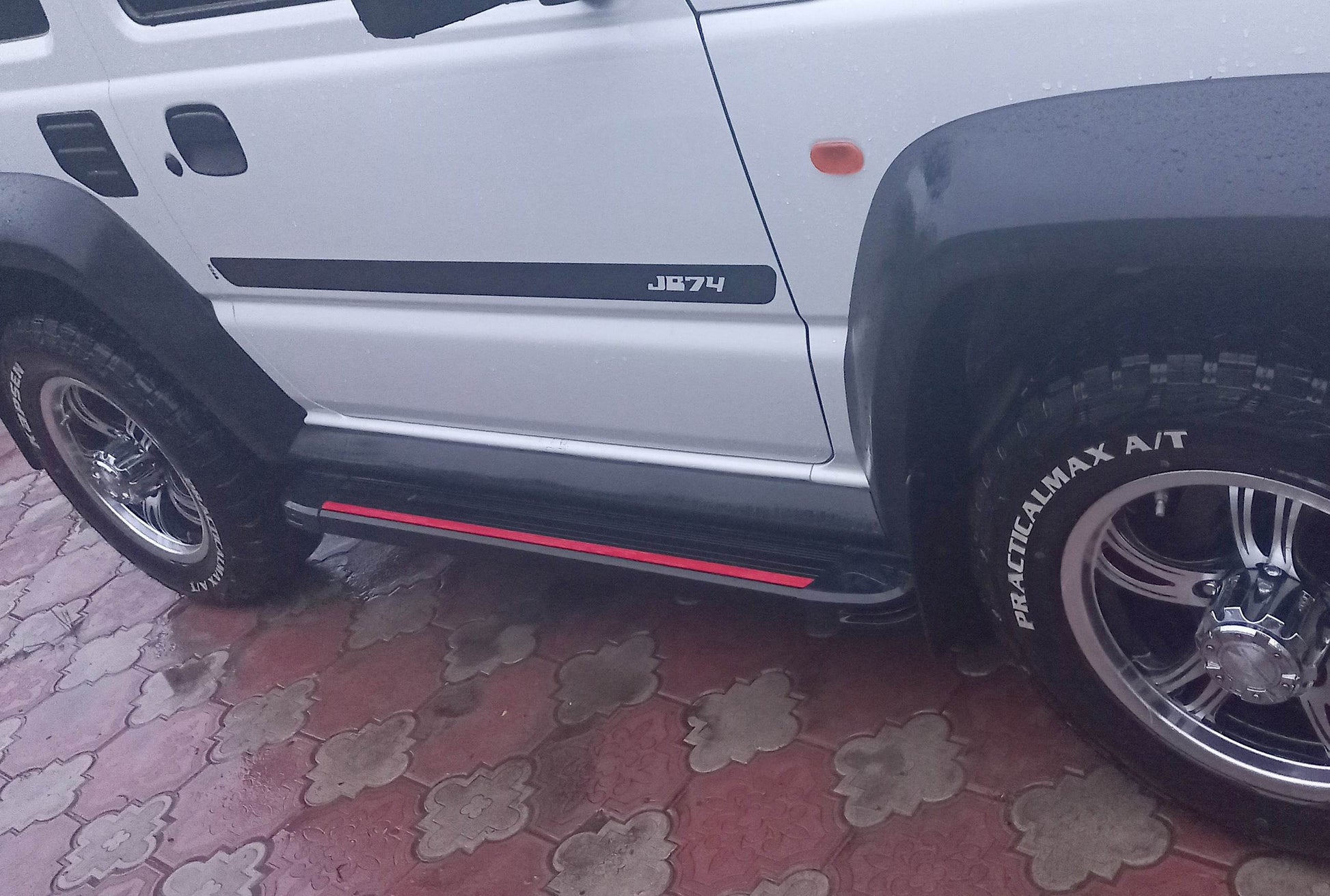 Side sills Maya Red (2 pieces, aluminum) for Suzuki Jimny 2018↗︎ - Reelken Auto