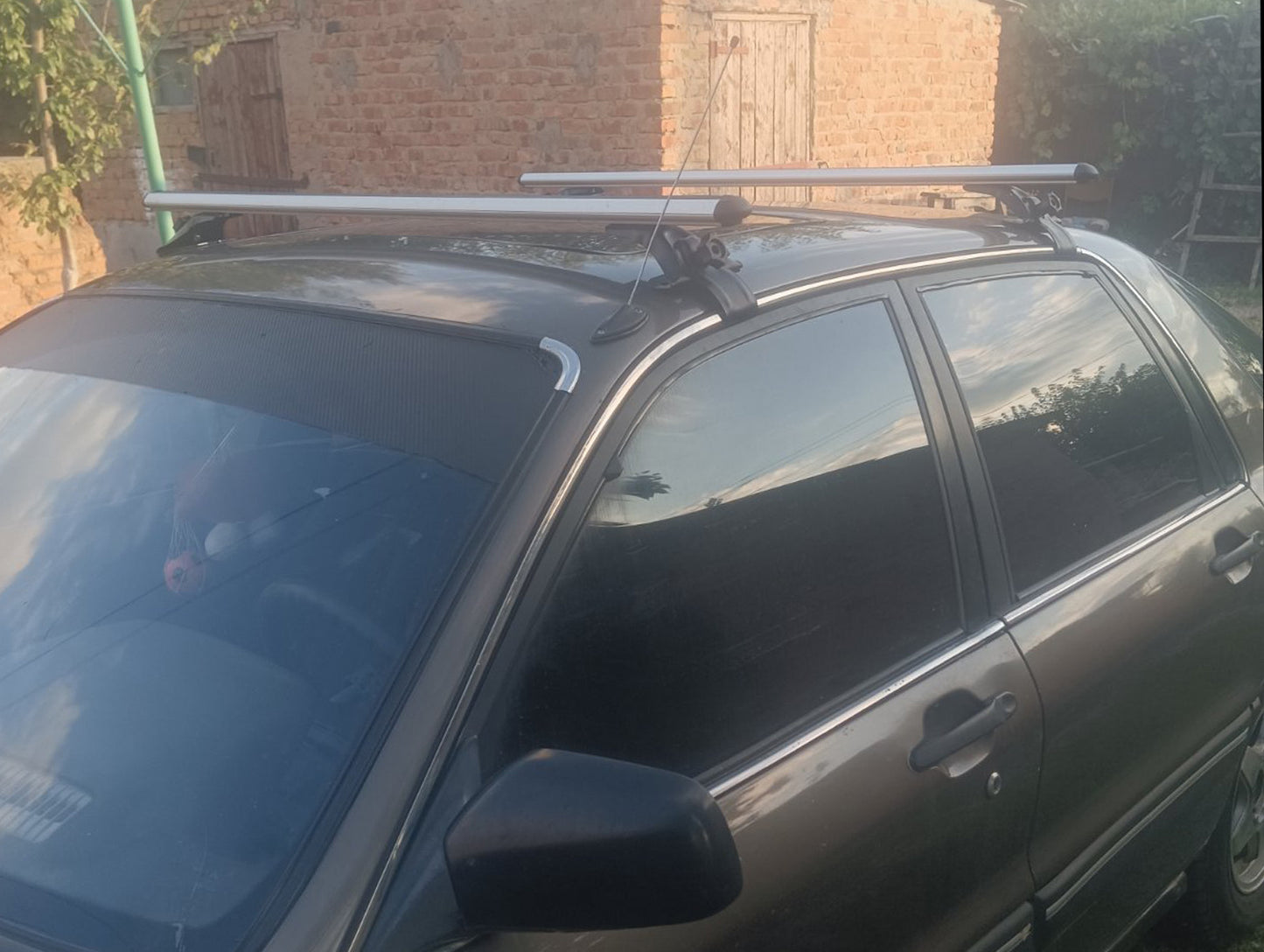 Roof rack for smooth roof Oluksuz V4 (chrome, pair) for Mitsubishi Galant 1992-1998 - image 5