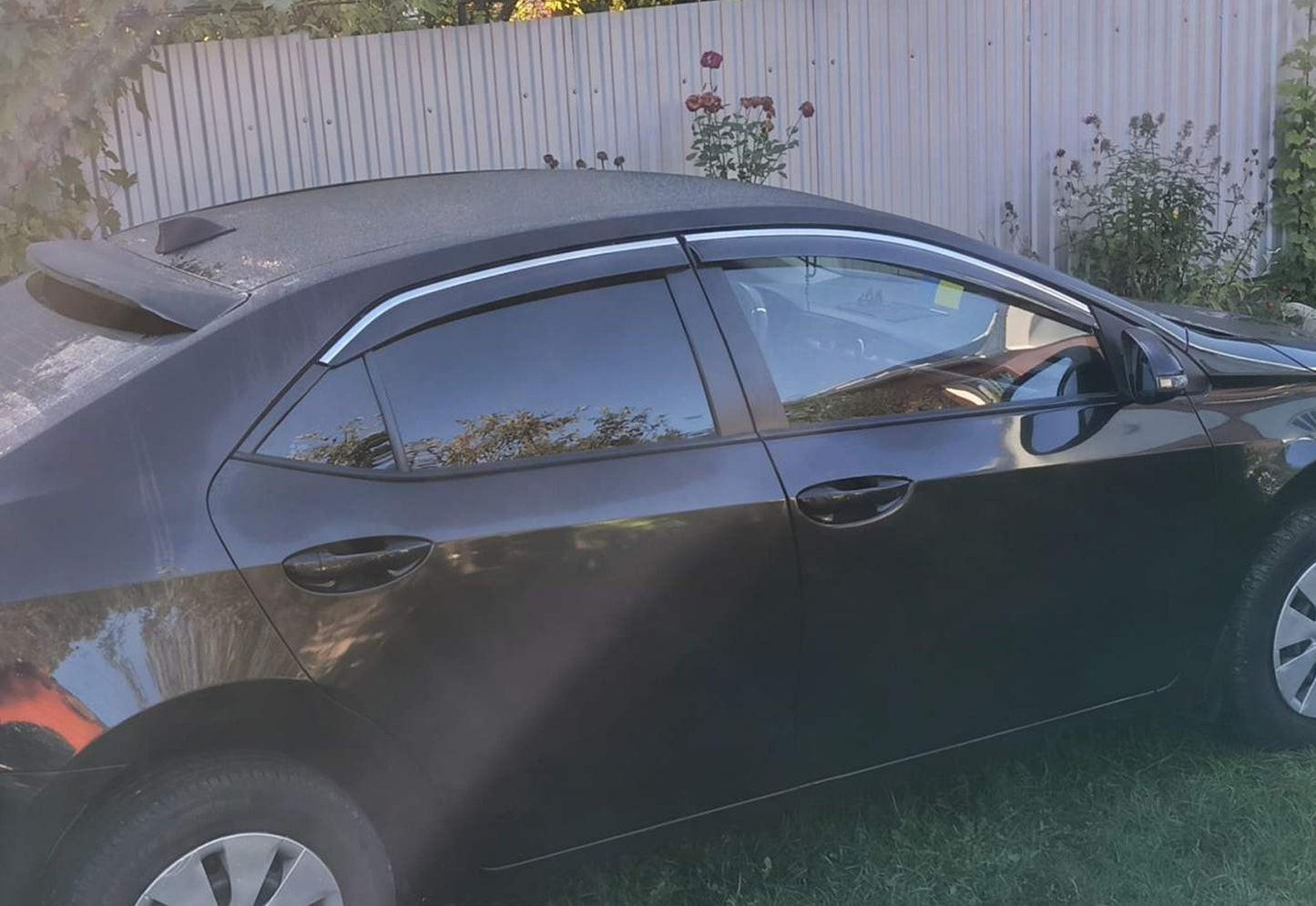 Window Deflectors with Chrome Trim Niken Luxury (4 pcs) for Toyota Corolla 2013-2019 - image 1