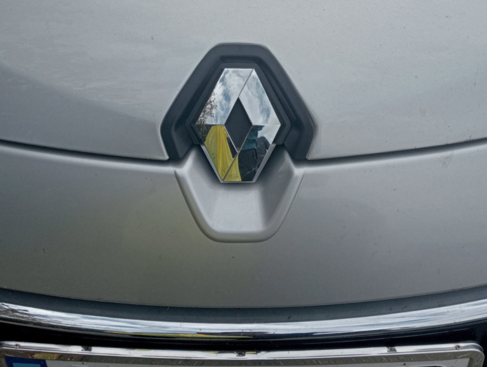 Emblem (2008-2013) for Renault Megane III 2009-2016 - image 1