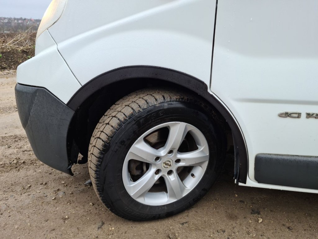 Lining on the wheel arches (4 pieces, black) for Renault Trafic 2001-2015 - image 19