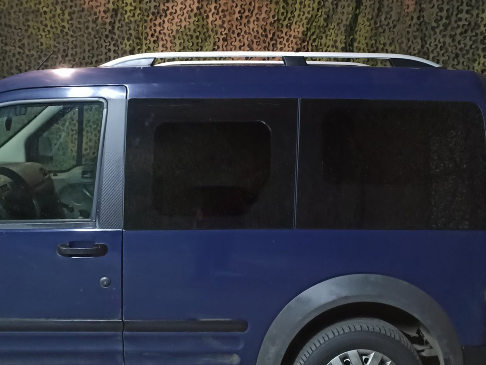 Roof Rails CROWN (matte grey) for Ford Connect 2002-2006 - image 3