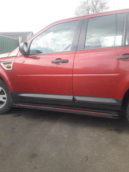 Side sills Maya Red (2 pieces, aluminum) for Land Rover Freelander II - Reelken Auto