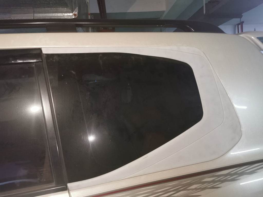 Complete edging of windows design LC300 (stainless steel) for Toyota Land Cruiser 200 - Reelken Auto