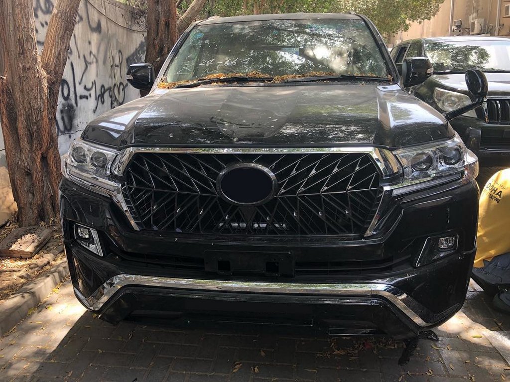 Grille 2016-2021 (TRD) for Toyota Land Cruiser 200 2007-2021 - image 3