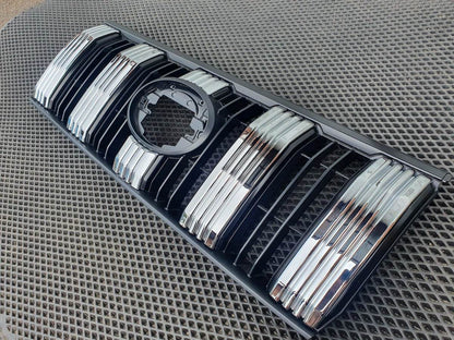 The chrome strips on the grille 2017↗︎ for Toyota Land Cruiser Prado 150 - Reelken Auto