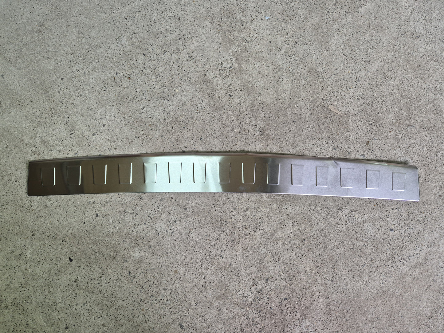 Rear bumper protector stainless steel (Omsa) Clearance for Volkswagen T4 Transporter 1990-2003 - image 2