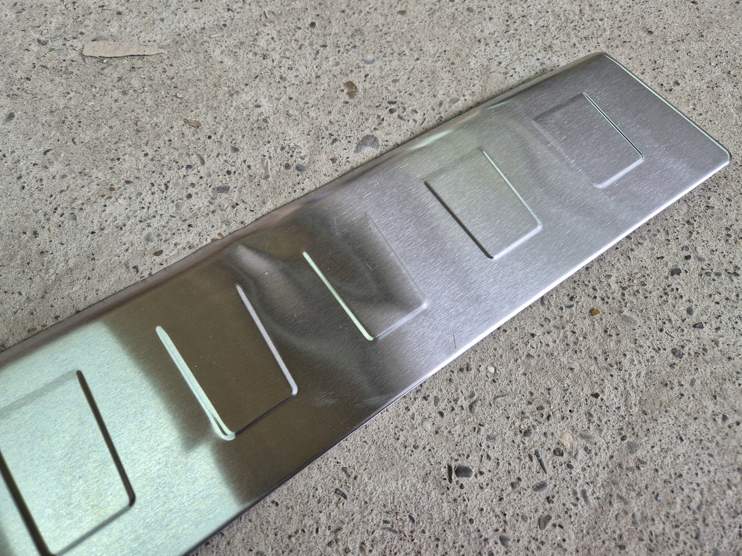 Rear bumper protector stainless steel (Omsa) Clearance for Volkswagen T4 Transporter 1990-2003 - image 3