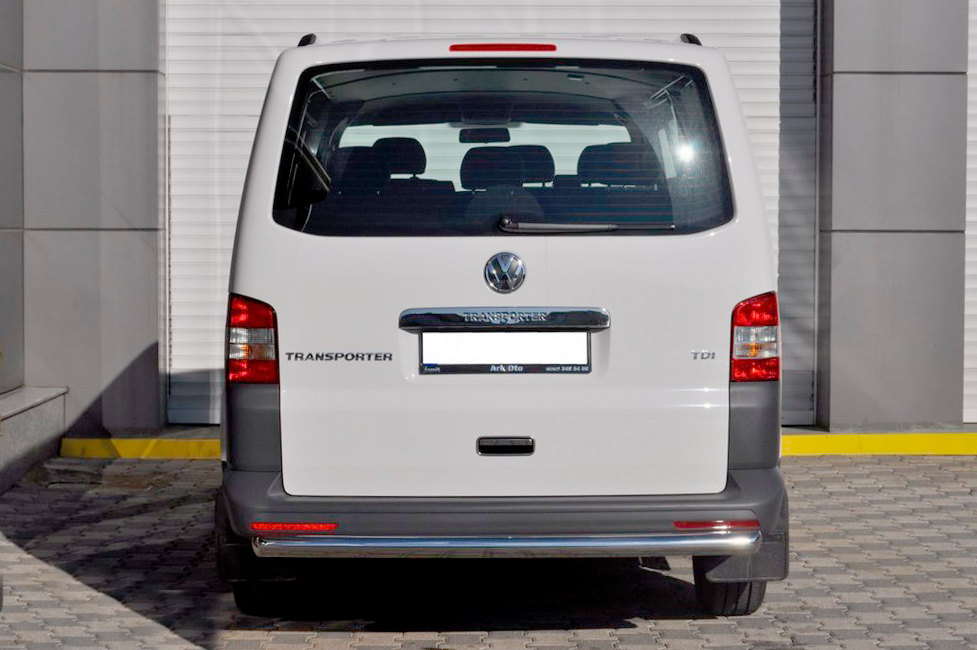 Rear Bar AK002 (Stainless Steel) for Volkswagen T5 Caravelle 2004-2010 - image 2