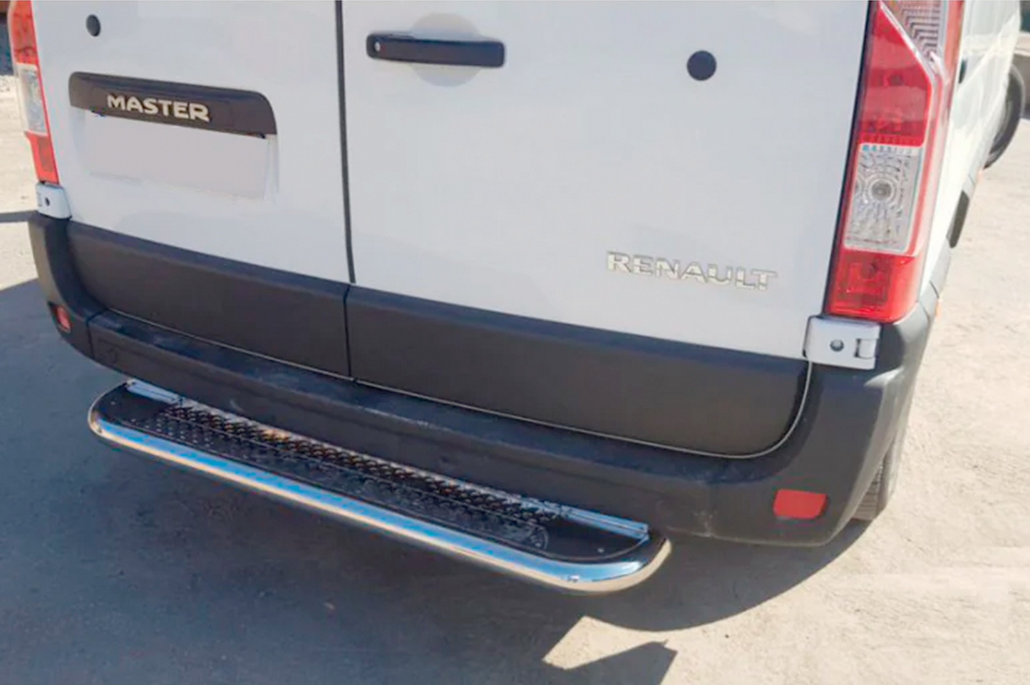 Rear Step (Stainless Steel) for Renault Master 2011-2023 - image 3