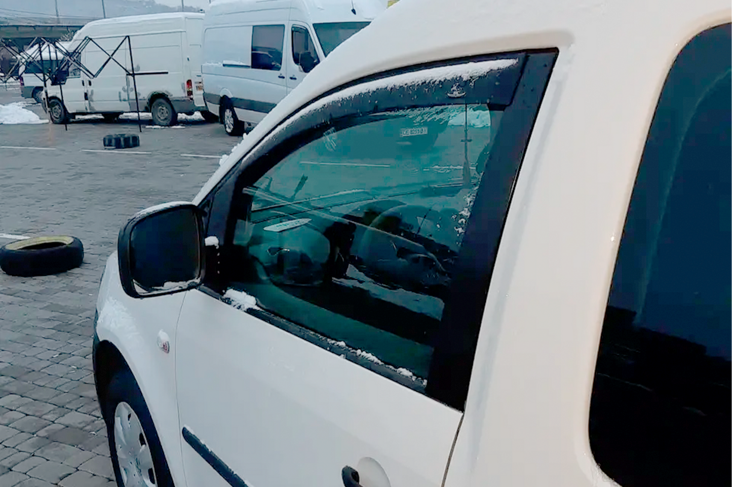 In-channel window deflectors (2 pcs, HIC) for Volkswagen Caddy 2010-2015 - image 2