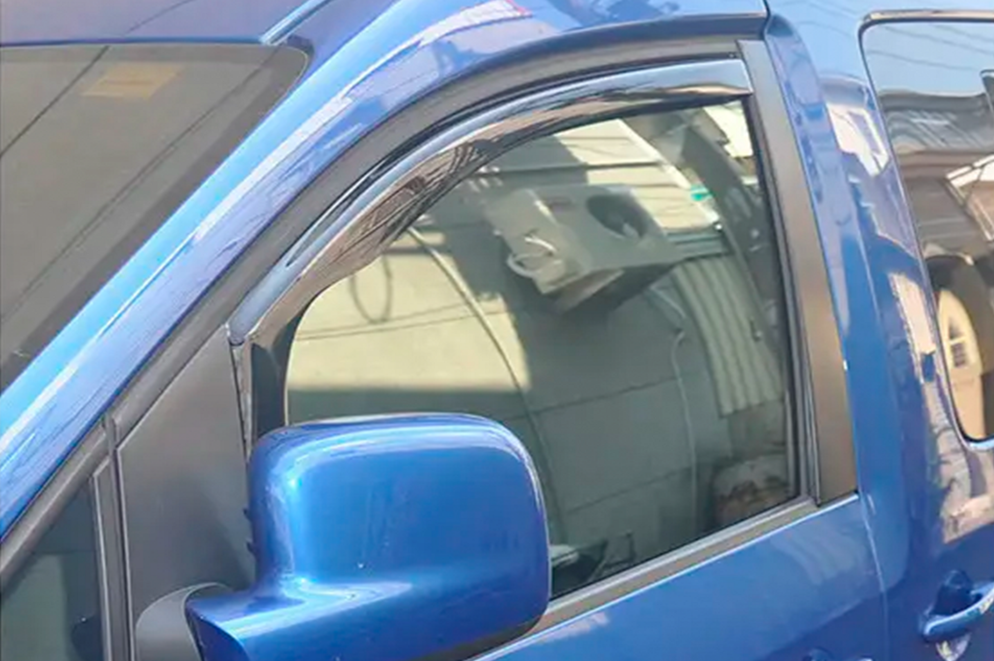In-channel window deflectors (2 pcs, HIC) for Renault Kangoo 1998-2008 - image 4