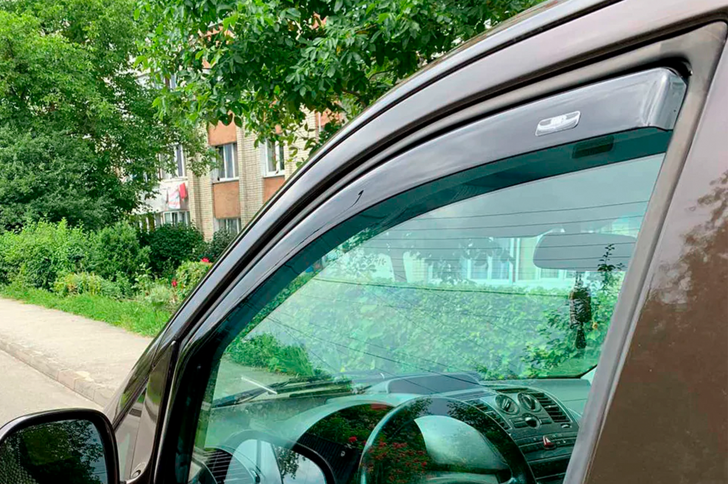 In-channel window deflectors (2 pcs, HIC) for Mercedes Viano 2004-2014 - image 3