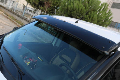 The visor on the windshield (gloss black, 5mm) for Fiat Doblo II 2010-2022 - Reelken Auto