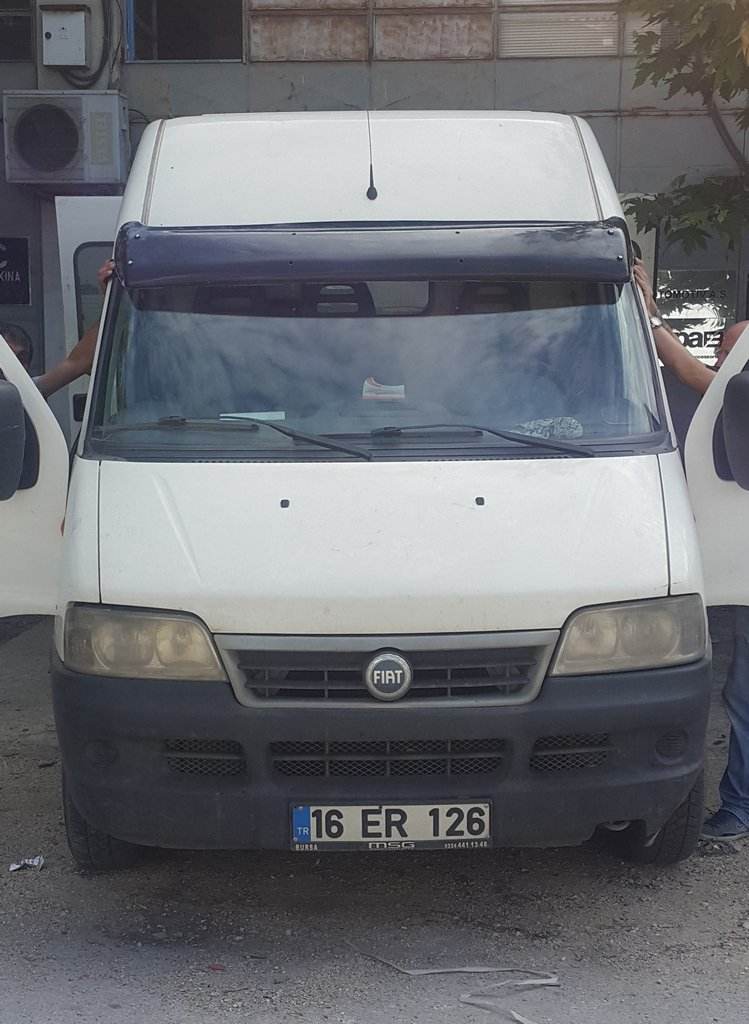 The visor on the windshield (gloss black, 5mm) for Fiat Ducato 1995-2006 - Reelken Auto