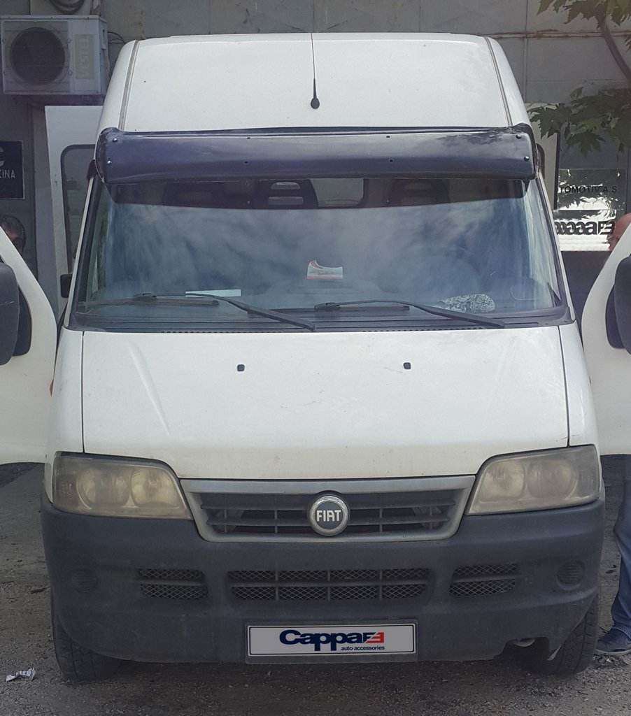 The visor on the windshield (gloss black, 5mm) for Fiat Ducato 1995-2006 - Reelken Auto