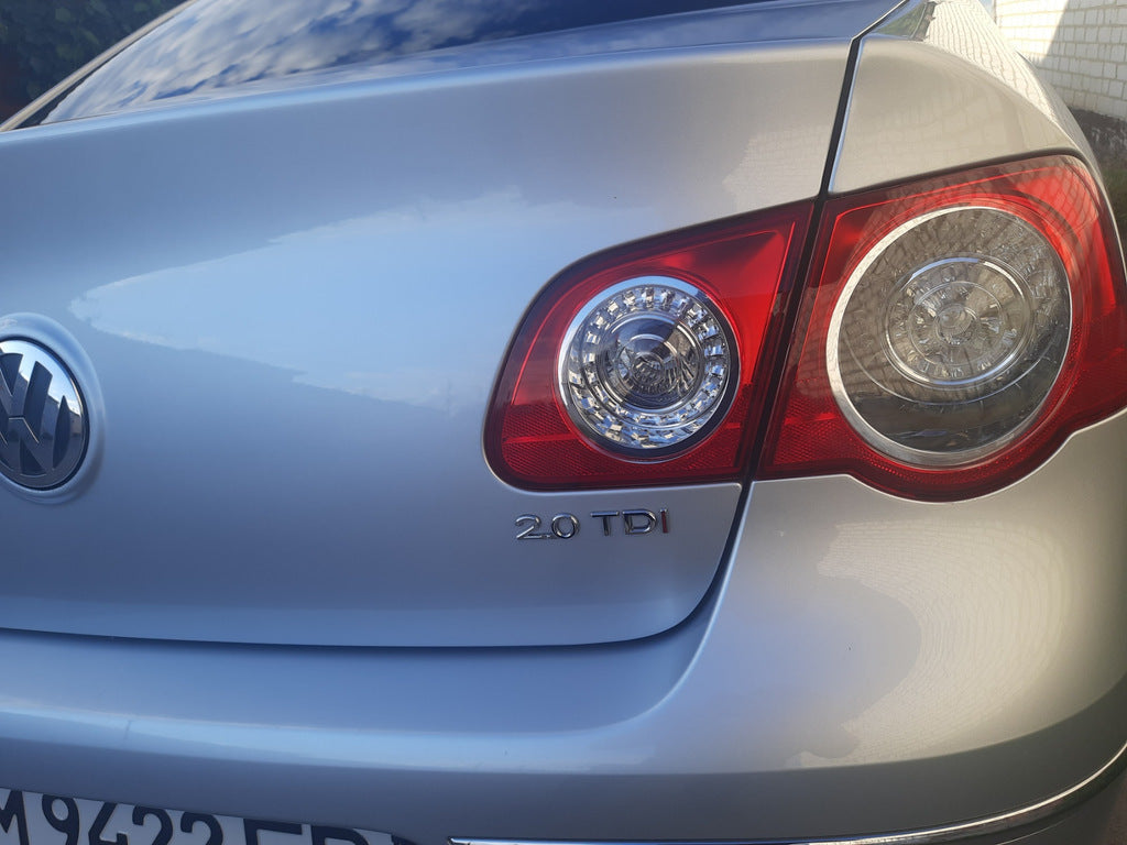 Badge 2.0 TDI (with red I) for Volkswagen Passat B6 2006-2012 - image 2