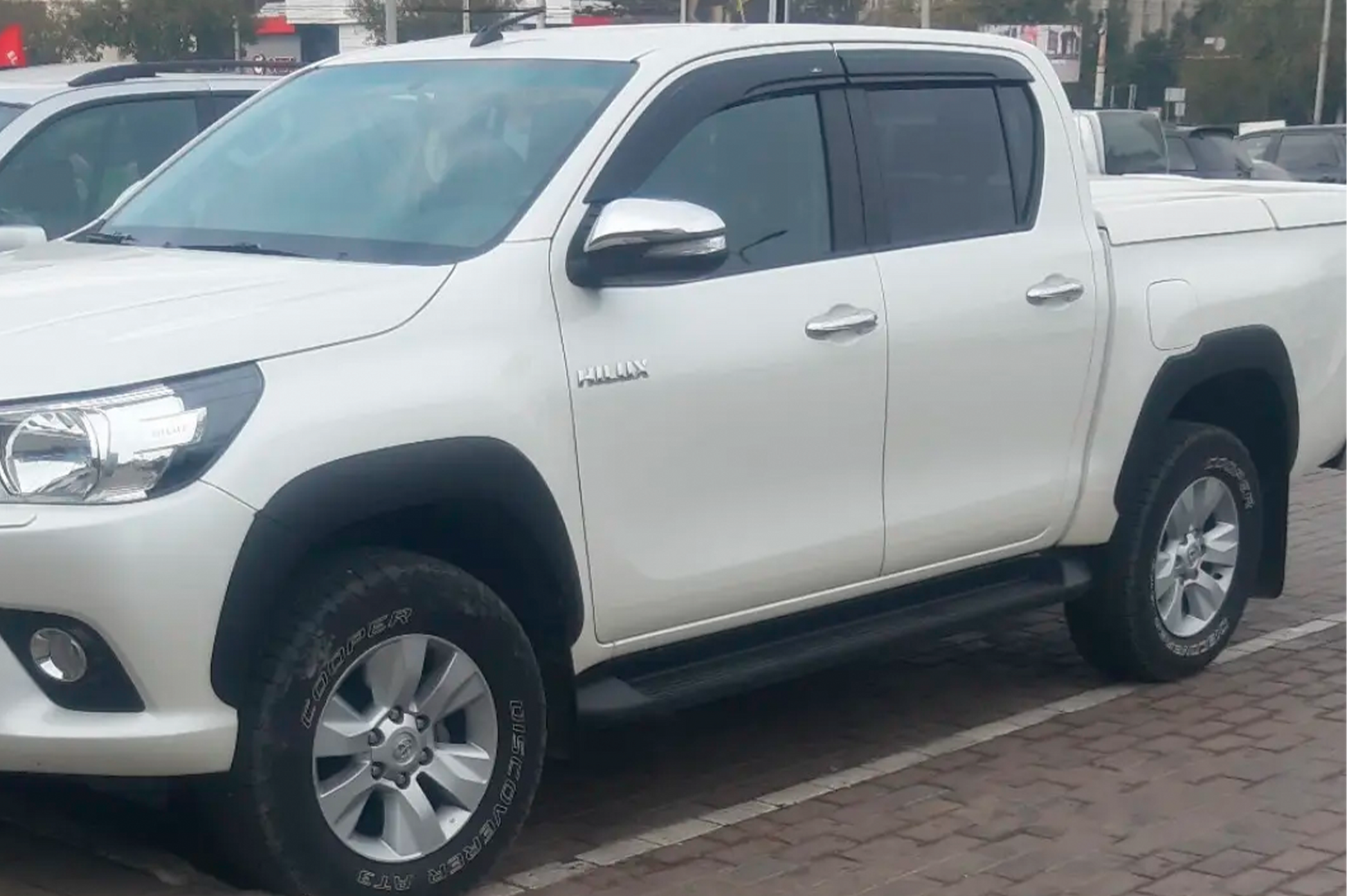 Window Deflectors (4 pcs, HIC) for Toyota Hilux 2015- - image 1