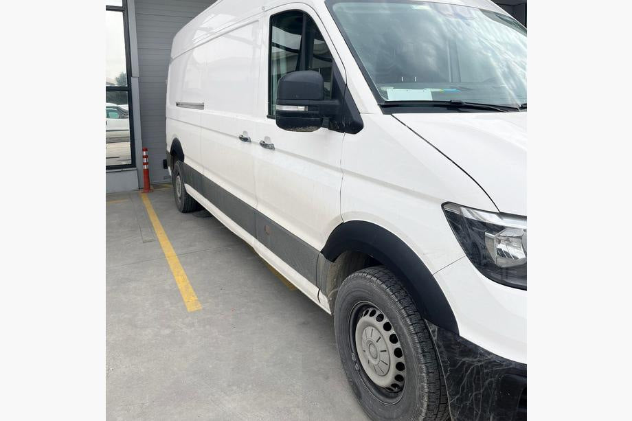 Wide fender flares (4 pcs, black) for Man TGE 2017- - image 1