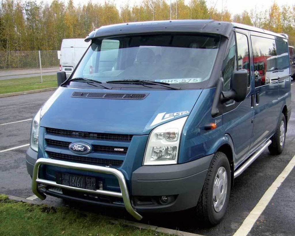 The visor on the windshield (gloss black, 5mm) for Ford Transit 2000-2014 - Reelken Auto