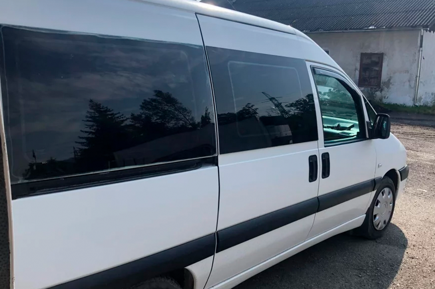 In-channel window deflectors (2 pcs, HIC) for Citroen Jumpy 1996-2007 - image 4
