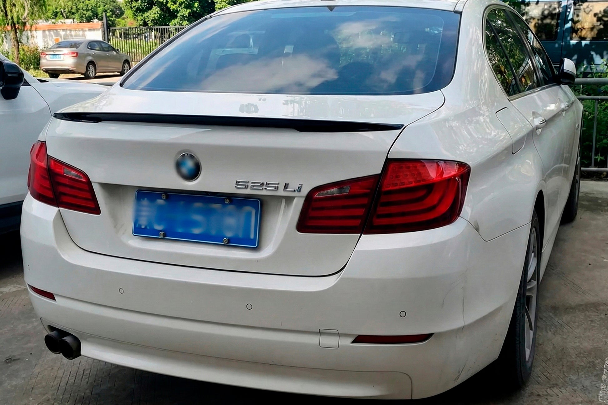 P-Style Spoiler (for F10, Gloss Black) for BMW 5 Series F10/F11 2010–2016 - image 1