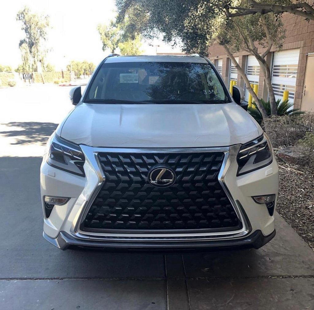 Front grille with reinforcement 2013-2023 (2021 design) for Lexus GX460 2009-2023 - image 2