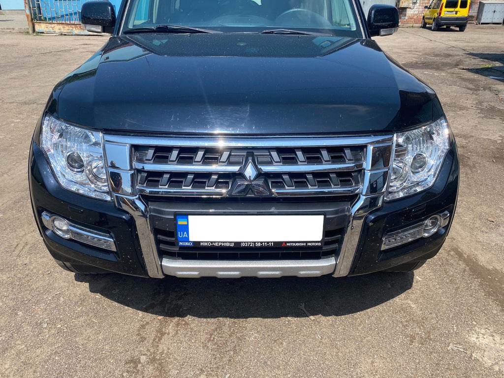 Restyling kit (front bumper) for Mitsubishi Pajero Wagon IV - Reelken Auto