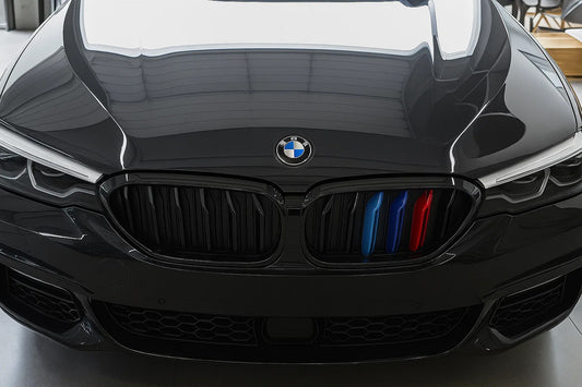 M-Look V1 Kidney Grilles (2021+, M-Color) for BMW 5 Series G30/G31 2017-2023 - image 1