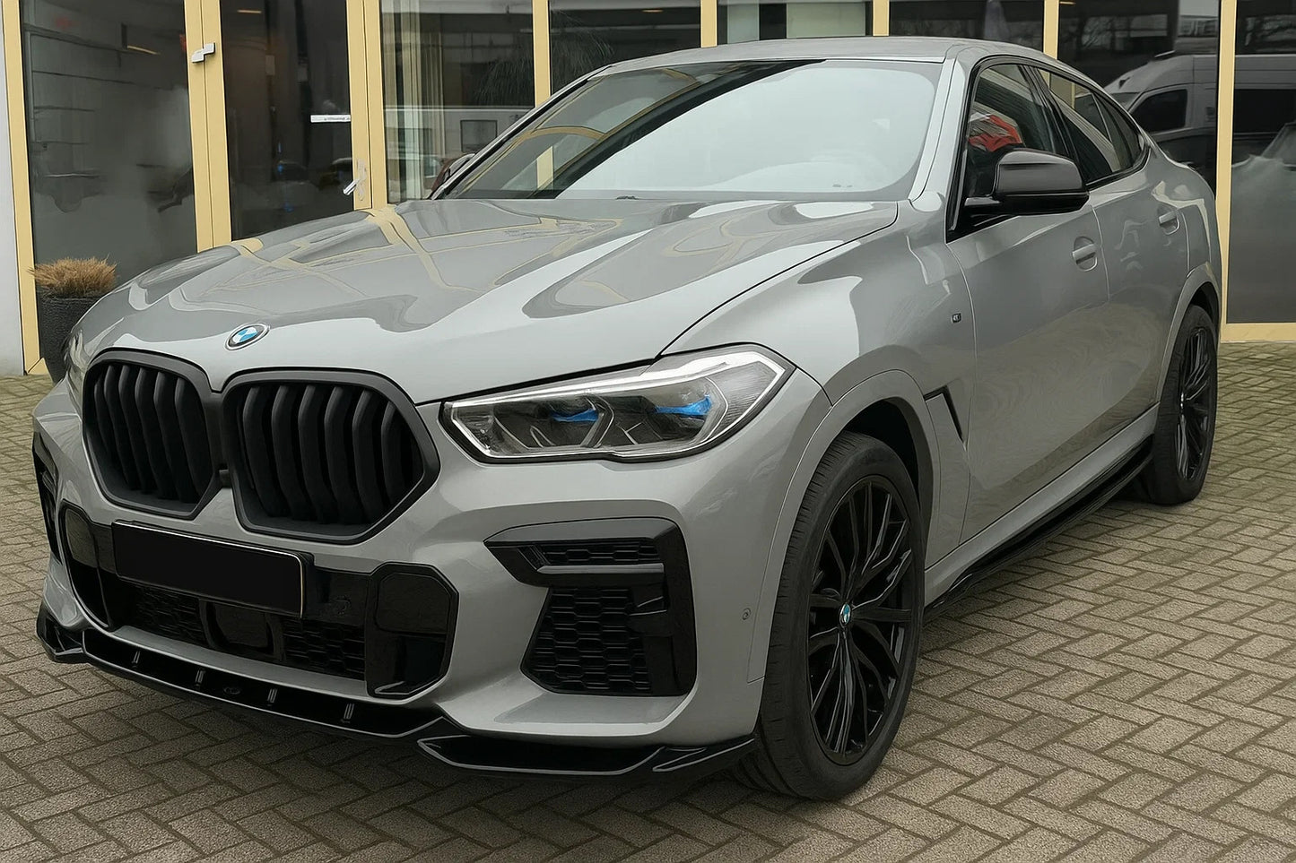 Kidney Grilles 1 Bar (2019-2022, Matte Black) for BMW X6 G06 2019–2027 - image 1