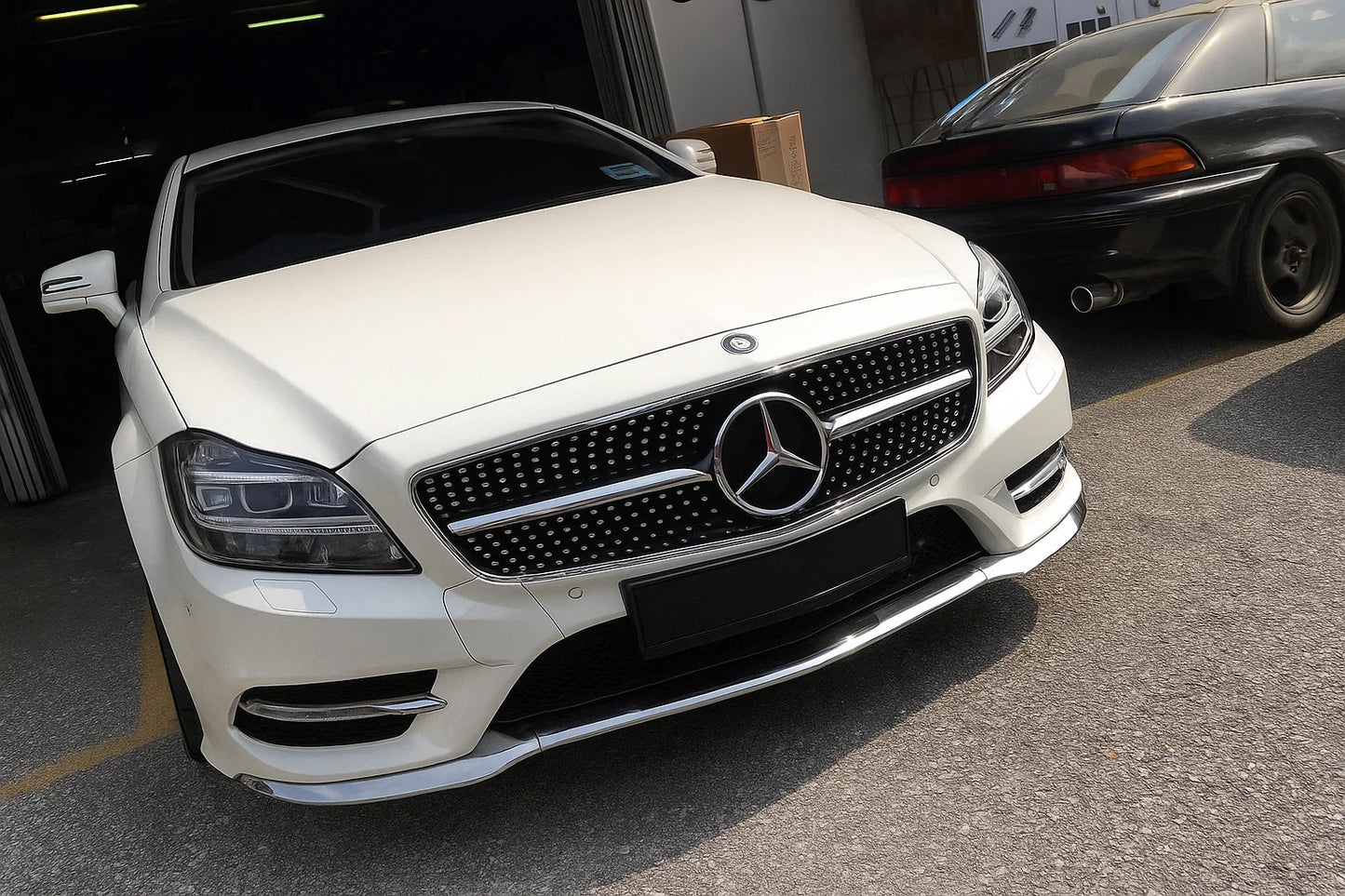 Front Grille 2011-2014 (Diamond Silver) for Mercedes CLS C218 2011-2018 - image 4