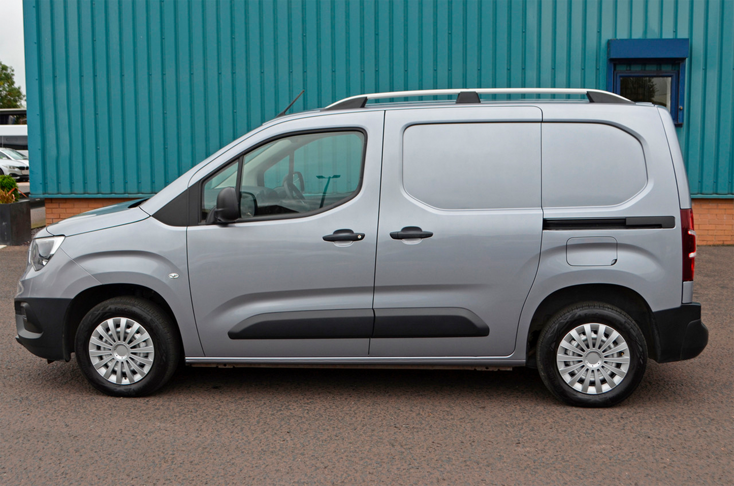 Roof Rails Skyport (silver) for Opel Combo 2019- - image 8