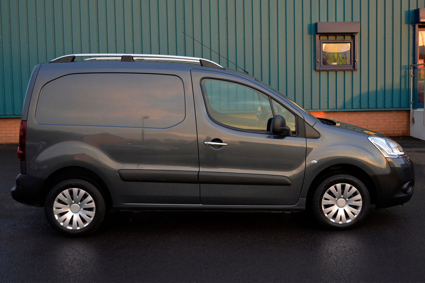 Roof Rails Skyport (matte grey) for Peugeot Partner Tepee 2008-2018 - image 6